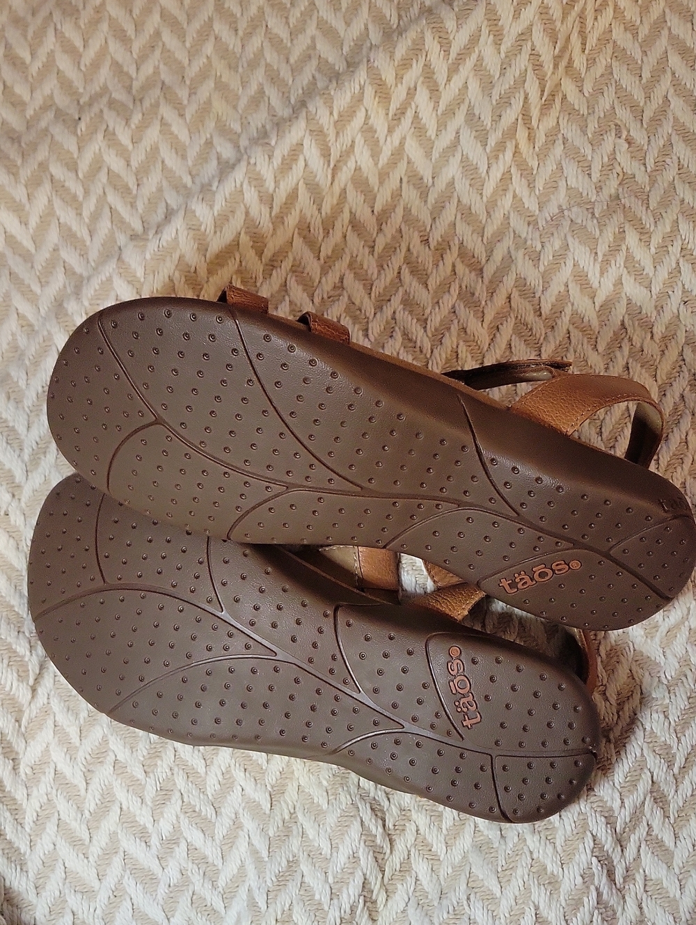 täōs Trophy 2 Sandal Honey Size 7 - Picture 3 of 6